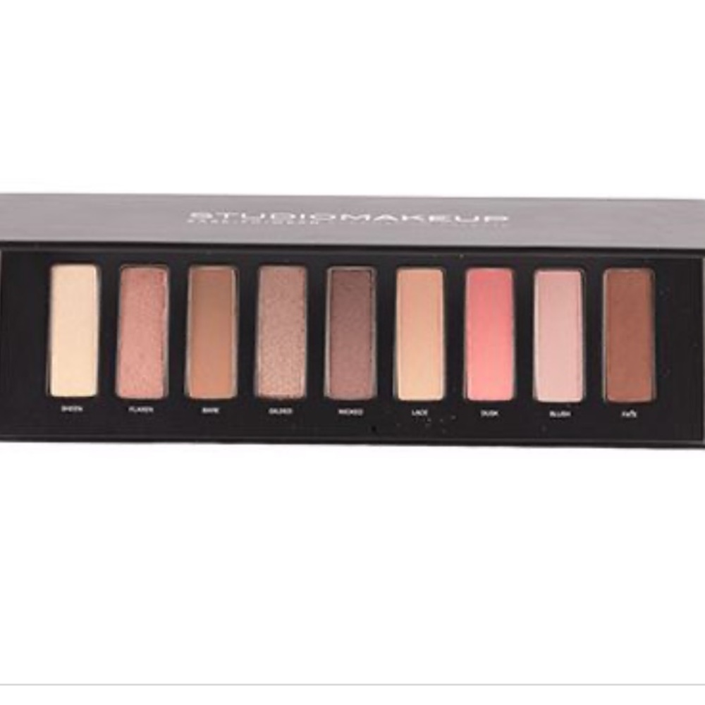 Studio makeup ease to wear eye palette NWT